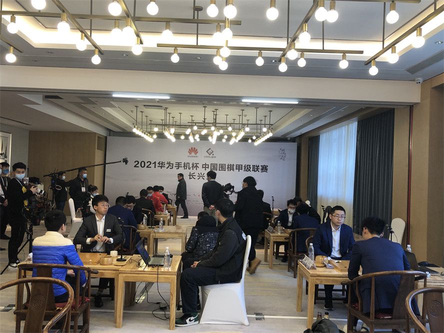 第42分钟，齐尔克泽禁区右侧连续摆脱后的打门被挡出。